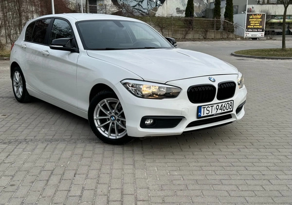 BMW Seria 1 cena 59900 przebieg: 56000, rok produkcji 2018 z Starachowice małe 121